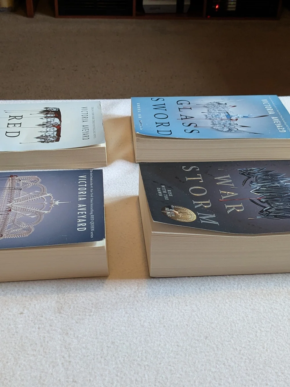 Red Queen Books 1-4 Victoria Aveyard Glass Sword King's Cage War Storm
